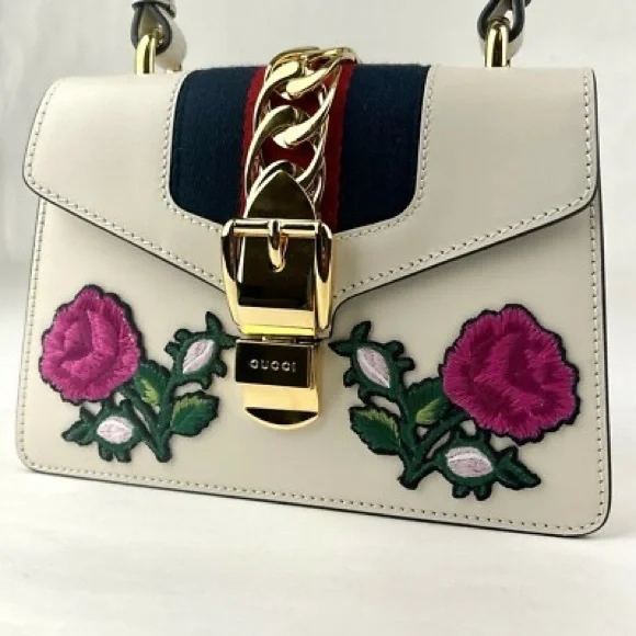Gucci Sylvie Top Handle Bag - White Leather-Rare Gucci!-Comps are $1,700+ - Picture 3 of 15